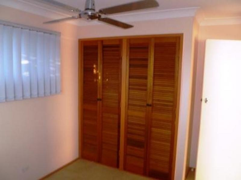 4 Suzanne Street, Wynnum West QLD 4178