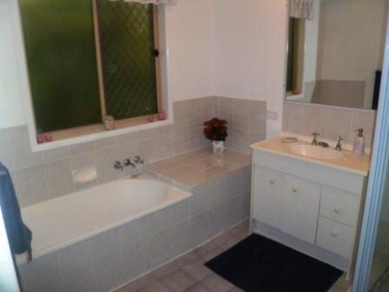 10 Constellation Way, Wynnum QLD 4178