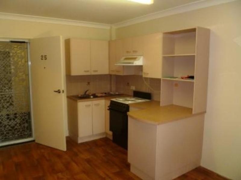 Unit 25 40 Carmichael Court, Wynnum West QLD 4178