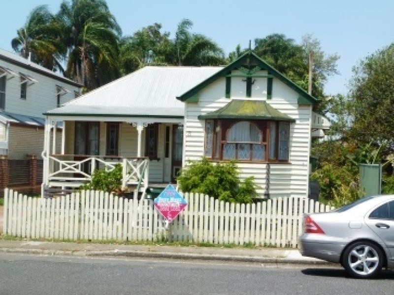 21 Waterloo Esplanade, Wynnum QLD 4178