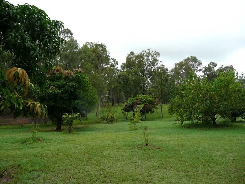 211 Rainbows Road, Childers QLD 4660