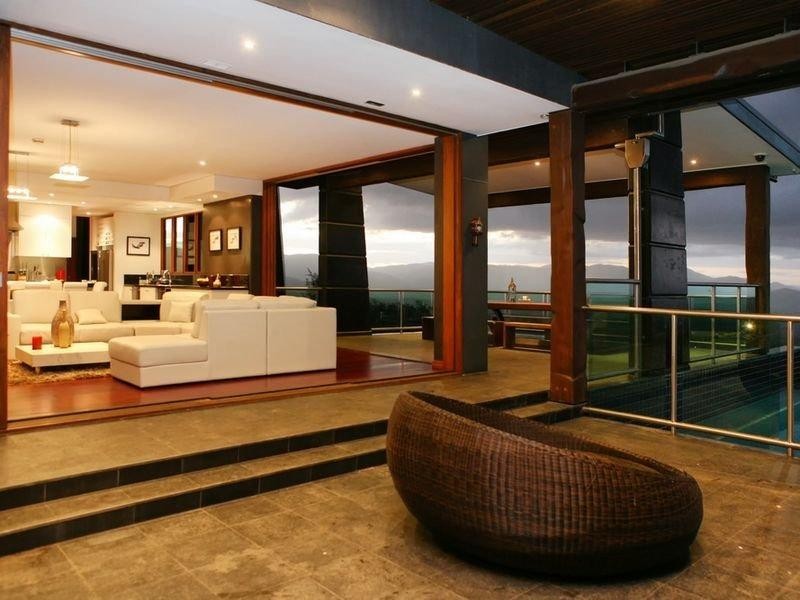 948 Mt Nebo Road, Jollys Lookout QLD 4520