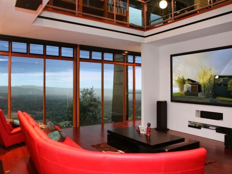 948 Mt Nebo Road, Jollys Lookout QLD 4520