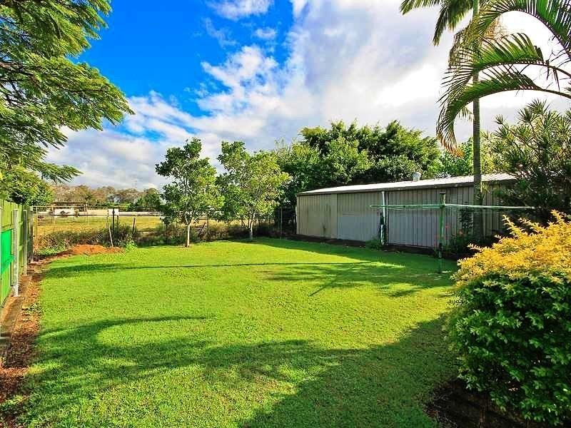 153 Kianawah Road, Wynnum West QLD 4178
