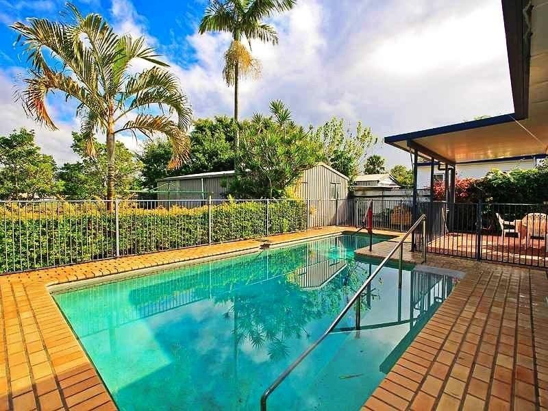 153 Kianawah Road, Wynnum West QLD 4178