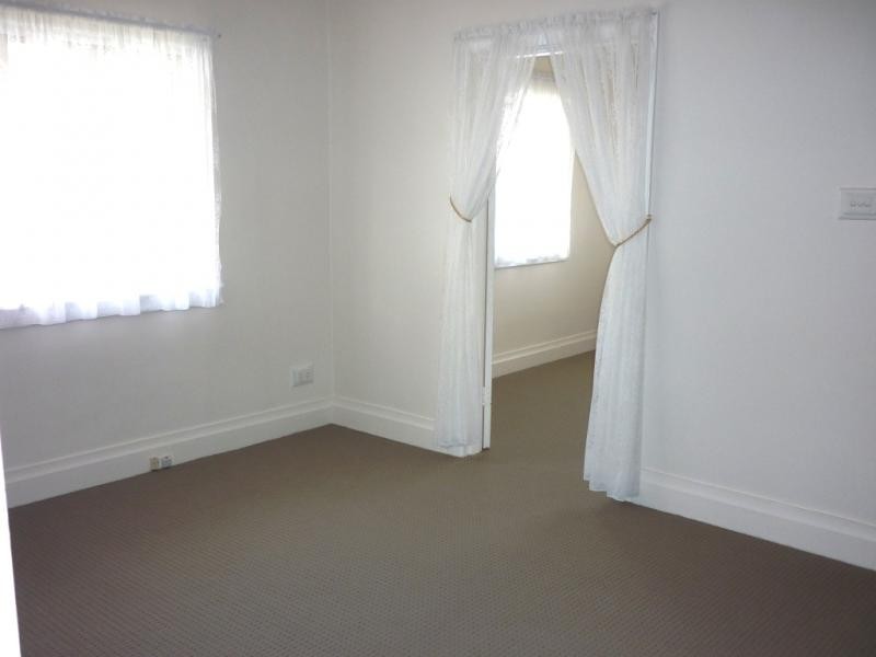 77 Southwick Street, Wynnum QLD 4178