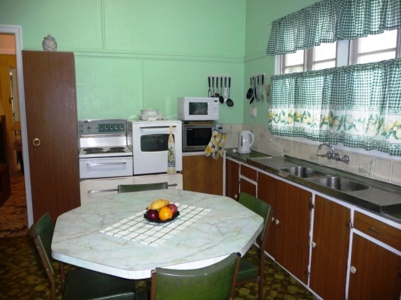 52 Roseneath Pde, Wynnum QLD 4178