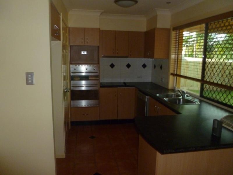 155 Stradbroke Avenue, Wynnum QLD 4178