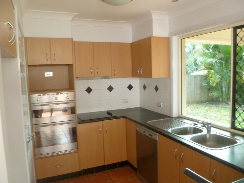 155 Stradbroke Avenue, Wynnum QLD 4178