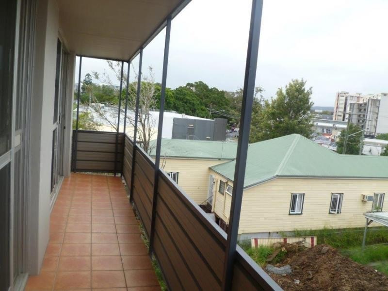 3/5 HARDGRAVE ROA, West End QLD 4101