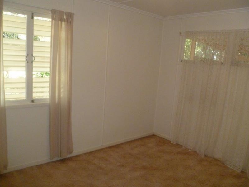 21 Hellyer Street, Wynnum West QLD 4178