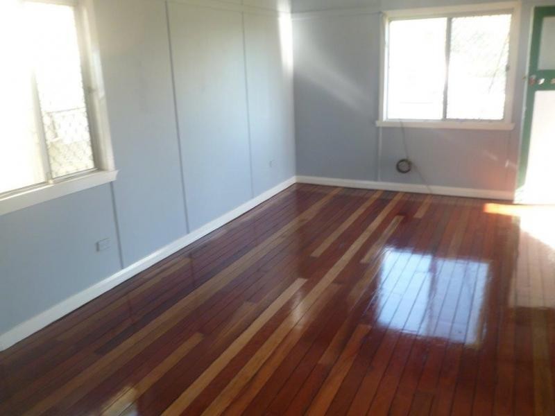 10 Clara Street, Wynnum QLD 4178