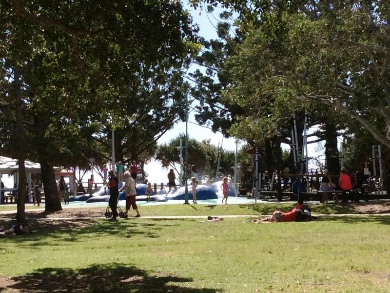 10 Clara Street, Wynnum QLD 4178