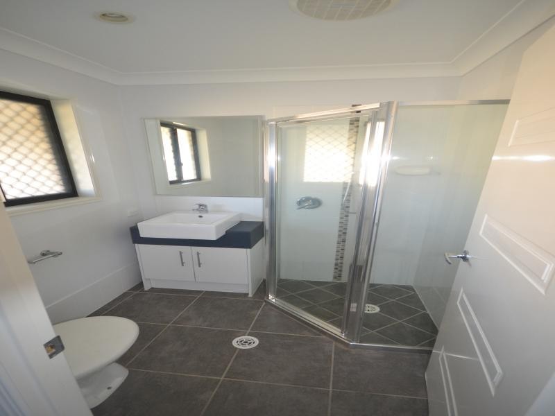 25 Sandstone Boulevard, Ningi QLD 4511