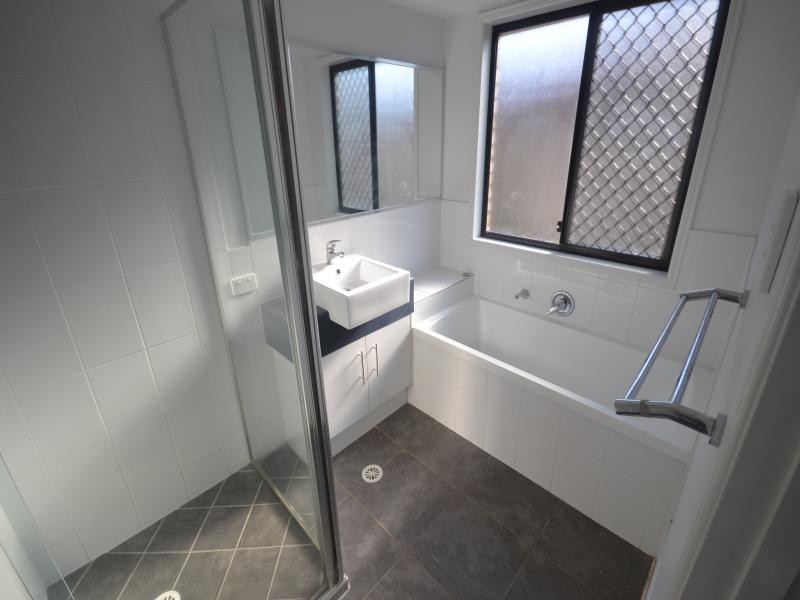 25 Sandstone Boulevard, Ningi QLD 4511