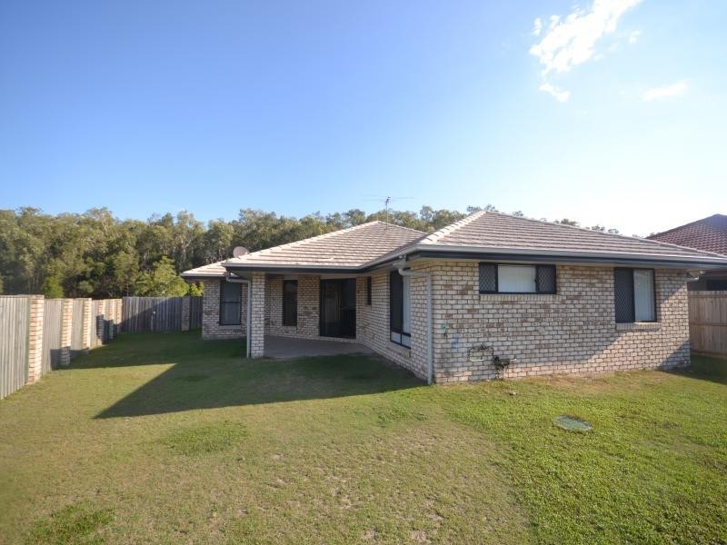 25 Sandstone Boulevard, Ningi QLD 4511