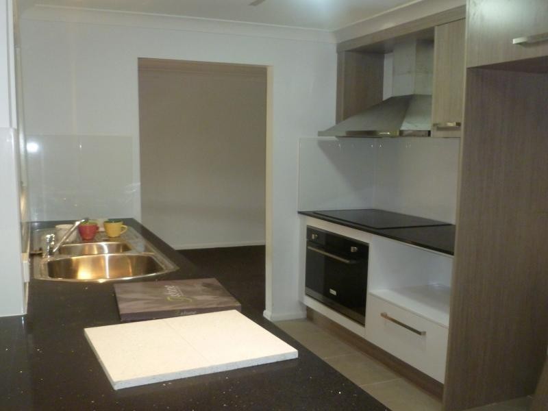 11 Moana Crescent, Birkdale QLD 4159