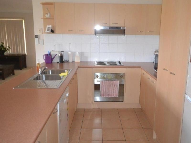 20 Tracey Street, Wynnum West QLD 4178