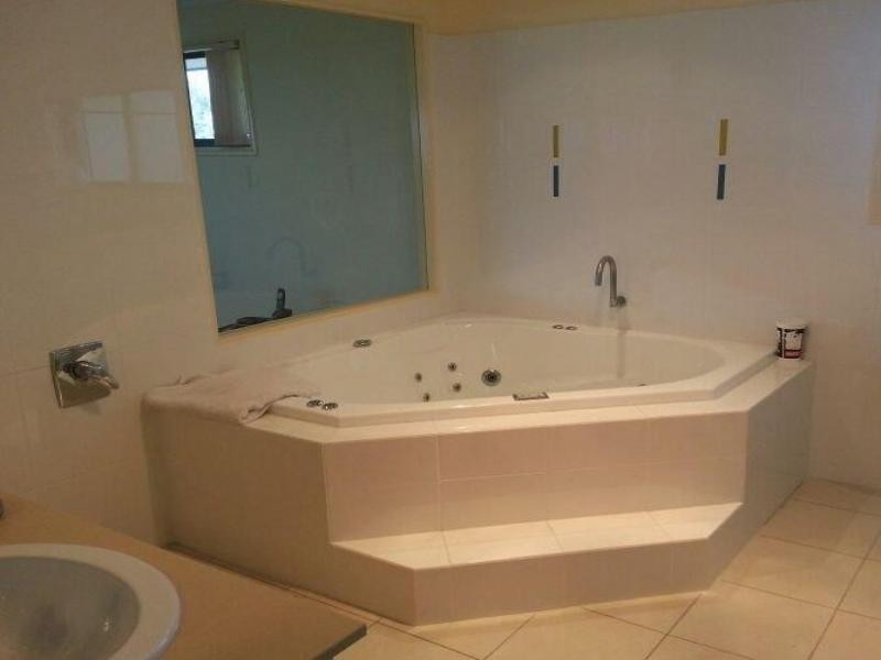 18 Alverna Close, Wynnum QLD 4178