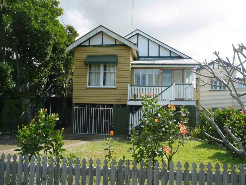 108 Gordon Parade, Manly QLD 4179