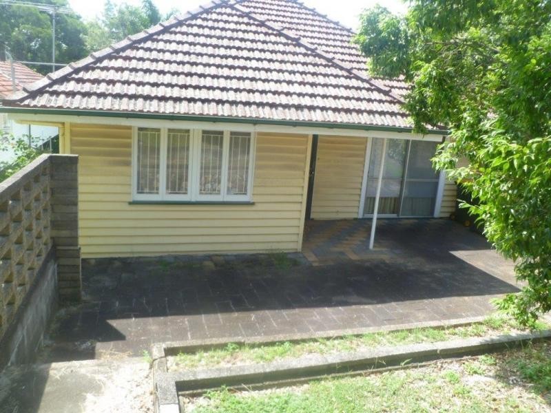 54  Oxley Drive, Holland Park QLD 4121