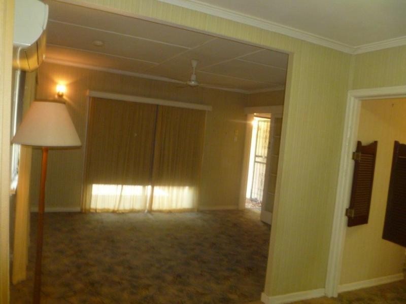 54  Oxley Drive, Holland Park QLD 4121