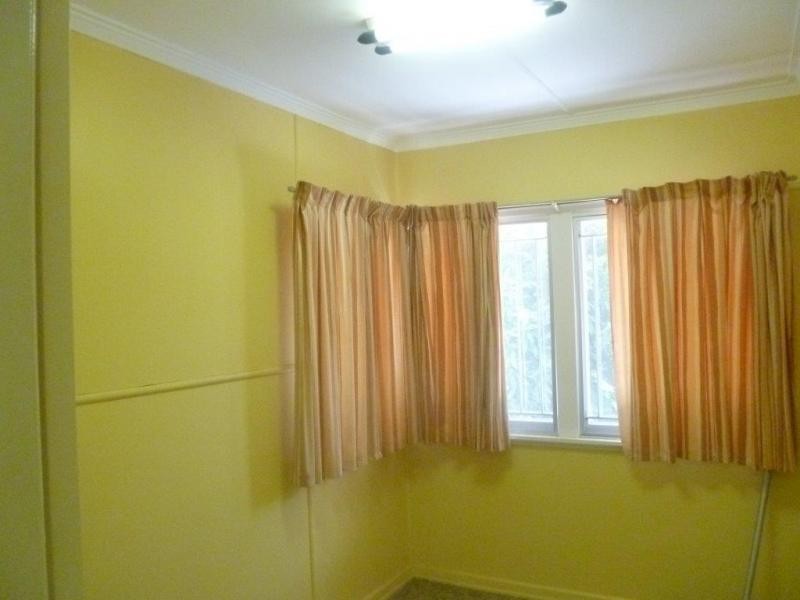 54  Oxley Drive, Holland Park QLD 4121