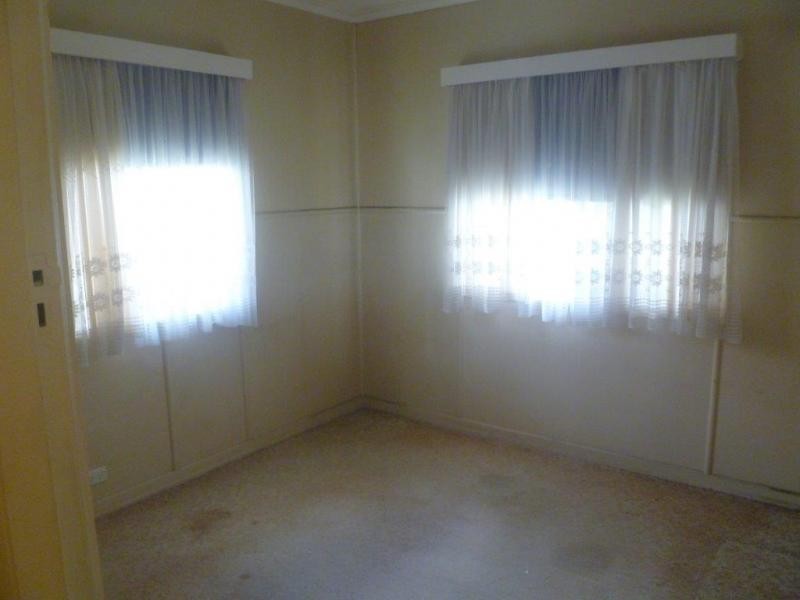 54  Oxley Drive, Holland Park QLD 4121