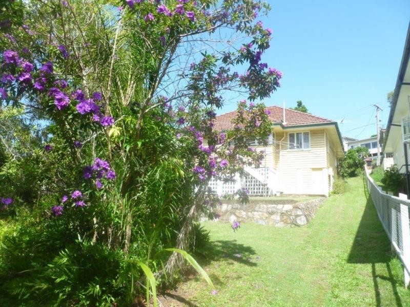 54  Oxley Drive, Holland Park QLD 4121