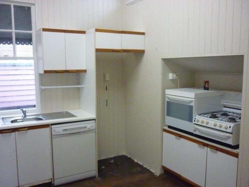108 Gordon Parade, Manly QLD 4179