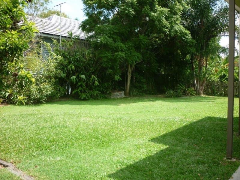 7 Violet Street, Wynnum QLD 4178
