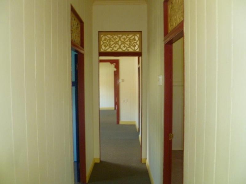 90 Gordon Parade, Manly QLD 4179