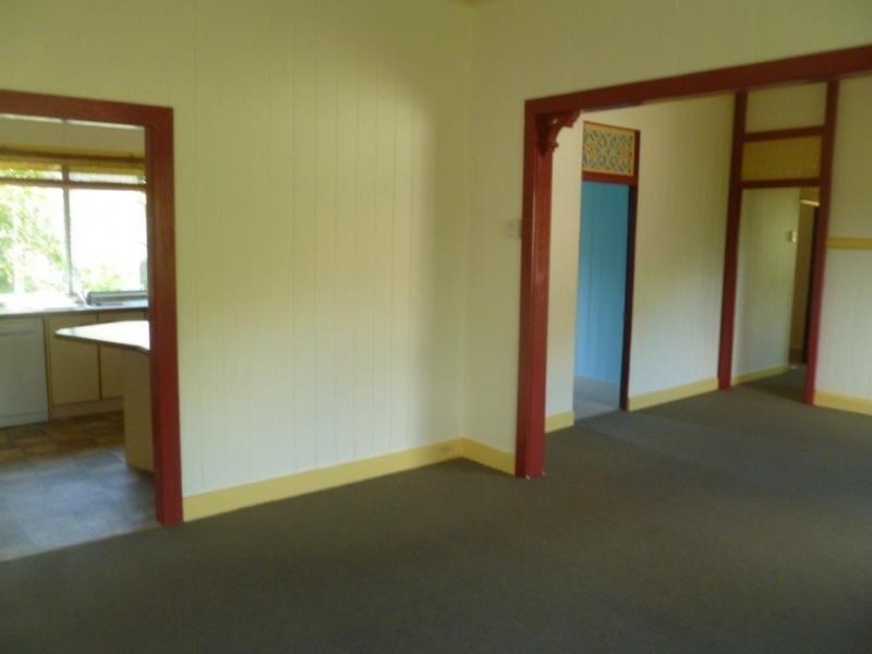 90 Gordon Parade, Manly QLD 4179