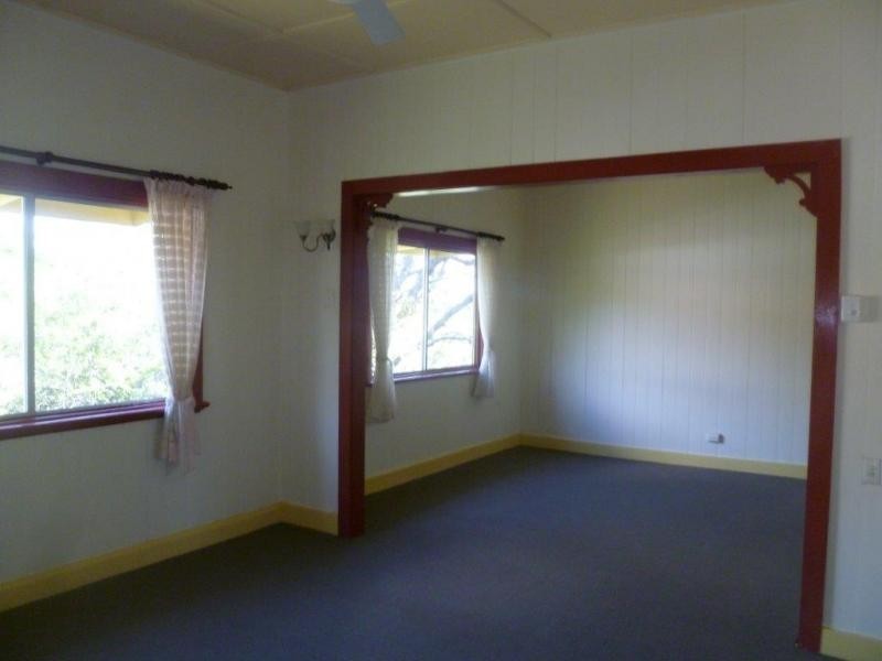 90 Gordon Parade, Manly QLD 4179