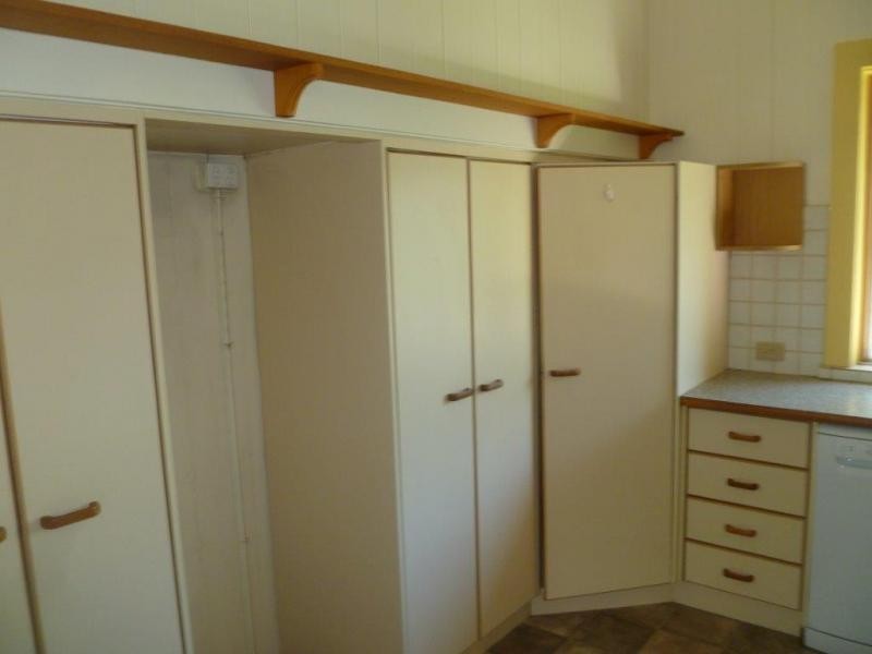 90 Gordon Parade, Manly QLD 4179