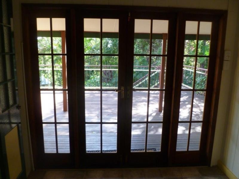 90 Gordon Parade, Manly QLD 4179