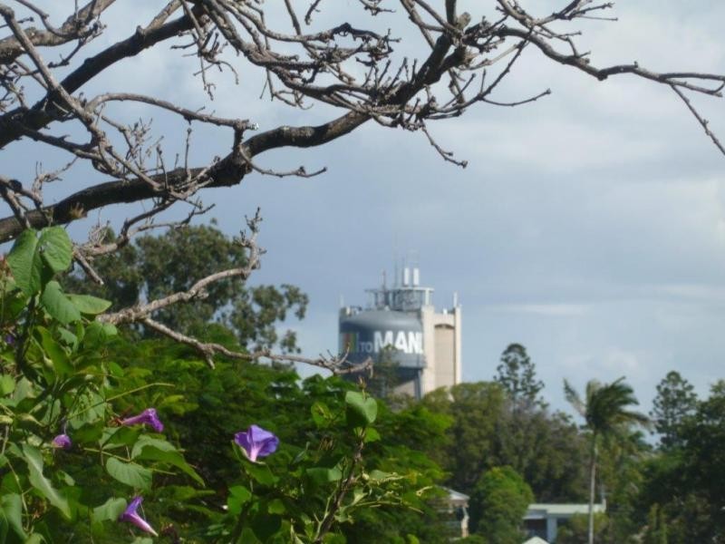 90 Gordon Parade, Manly QLD 4179