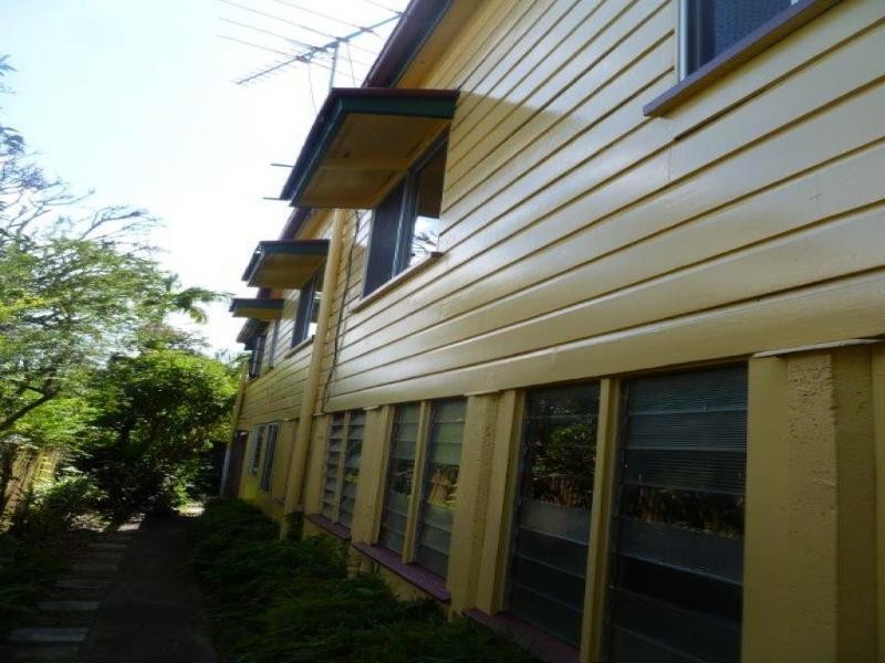 90 Gordon Parade, Manly QLD 4179