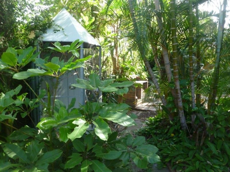 90 Gordon Parade, Manly QLD 4179