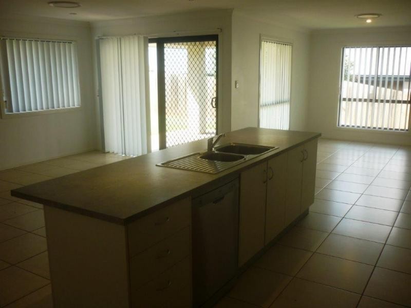27 Cole Street, Redland Bay QLD 4165