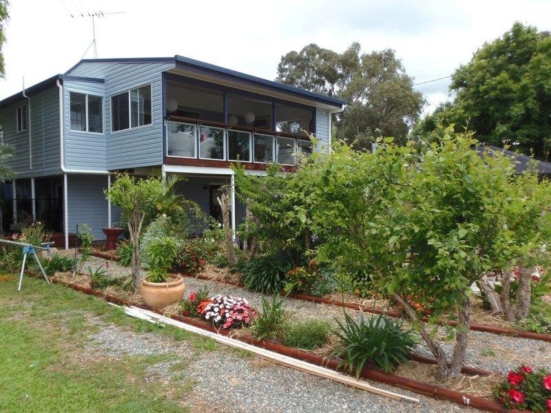 62 Bay Drive, Russell Island QLD 4184