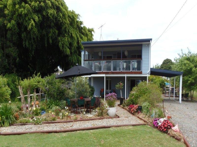 62 Bay Drive, Russell Island QLD 4184