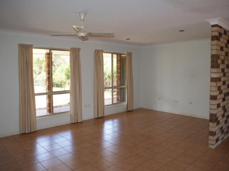 208 Barolin Esplanade, Coral Cove QLD 4670