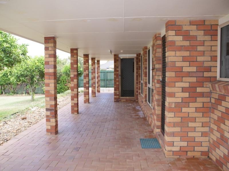 208 Barolin Esplanade, Coral Cove QLD 4670