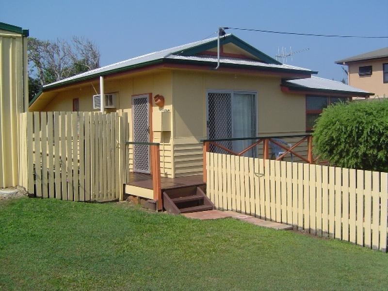 5 Bennett Street, Elliott Heads QLD 4670