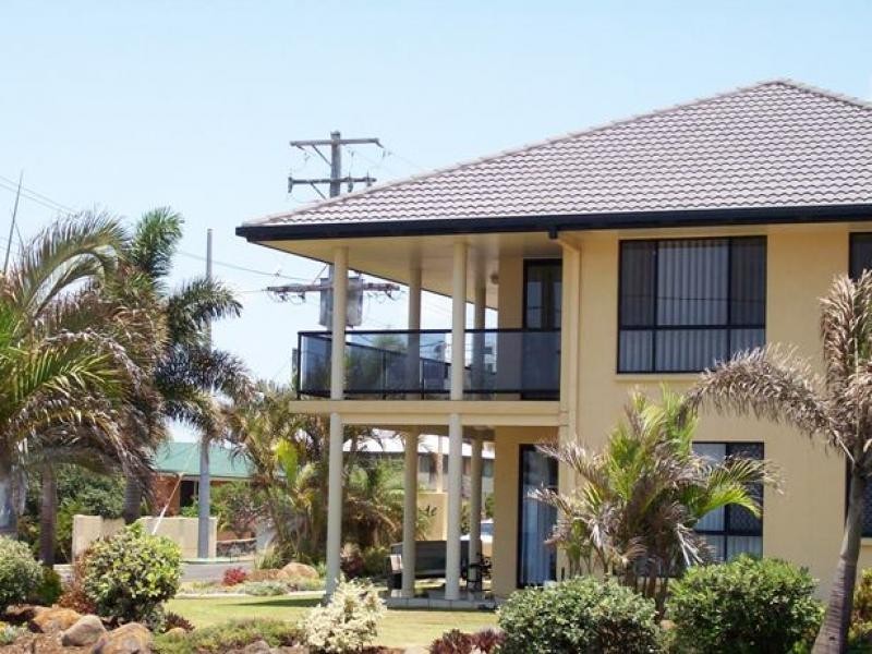 2/79 Esplanade, Bargara QLD 4670