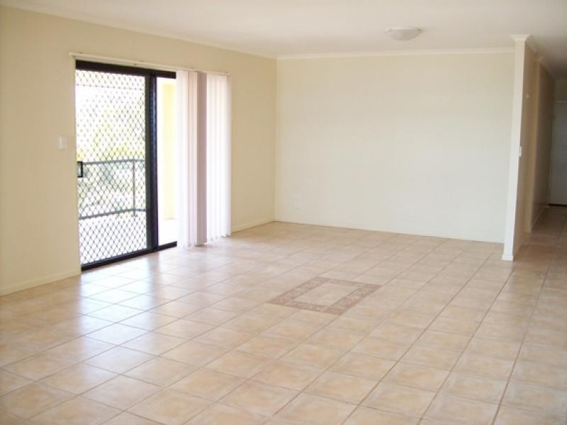 2/79 Esplanade, Bargara QLD 4670