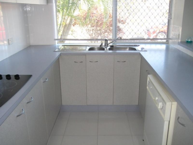 2/67 Holland Street, Bargara QLD 4670