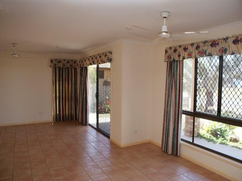 11 Sea Esplanade, Elliott Heads QLD 4670