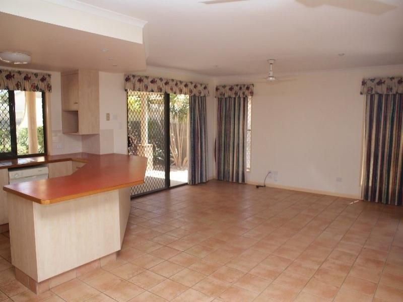 11 Sea Esplanade, Elliott Heads QLD 4670